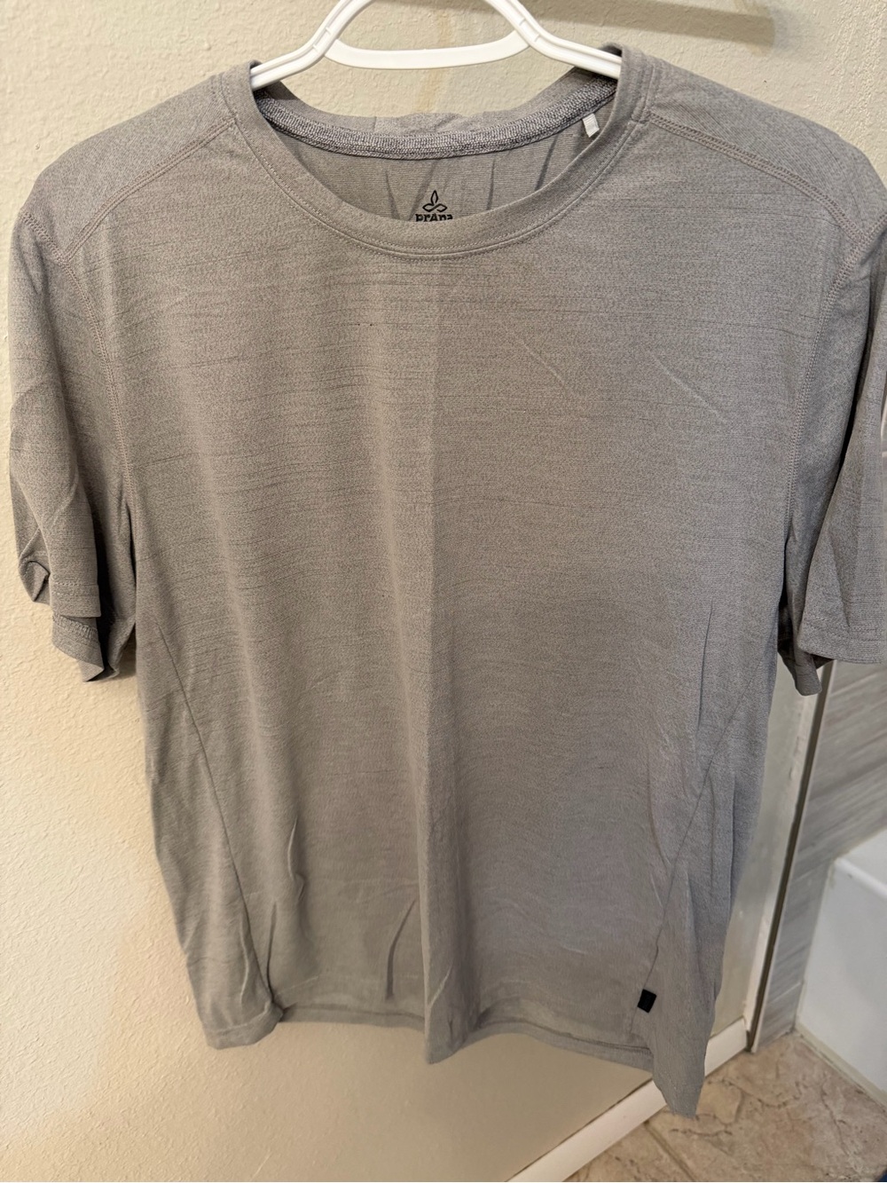 Prana Men's Short-Sleeve Crew Tee — Light Gray